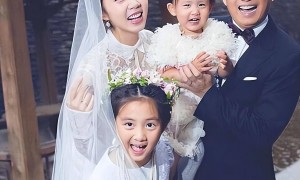 黄磊陪女儿纽约街头骑车！有钱人都往国外跑，原因值得我们深思